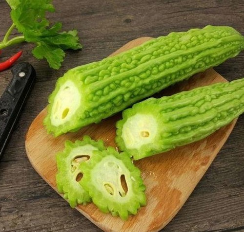 娱乐圈热点揭秘:明星动态、争议与公益现状