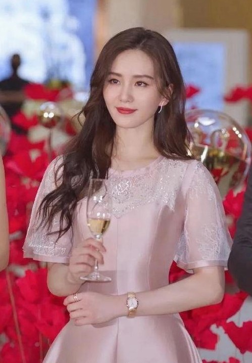 娱乐圈爆料真假解析与吃瓜酱文化探秘