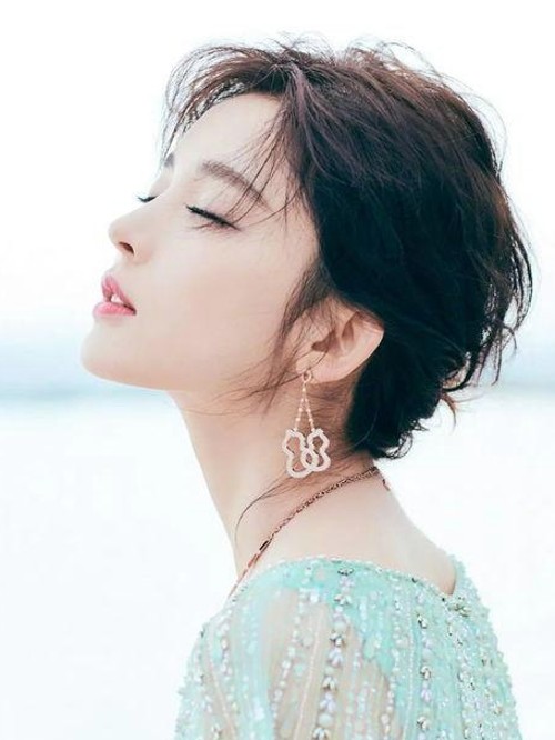 Angelababy闪耀佳洁士代言，影视吃瓜合集也火爆上线