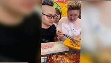 娱乐吃瓜小贝崛起记：从默默无闻到网络热门事件主角